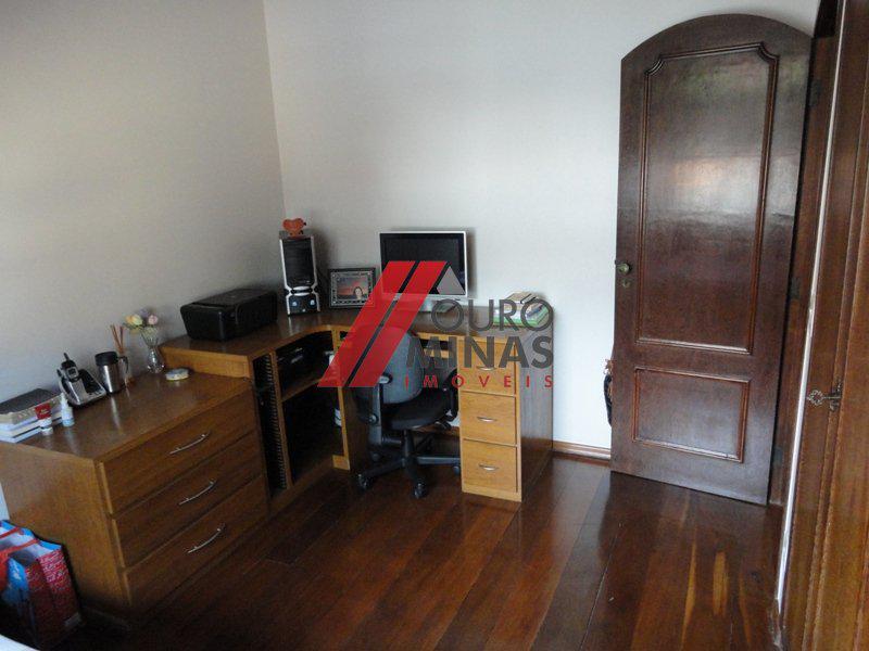 Casa, Sagrada Família, 4 Quartos, 5 Vagas, 1 Suíte