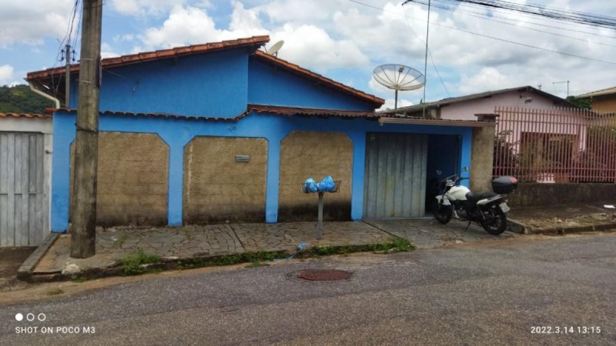 Casa, Centro, 3 Quartos, 0 Vaga