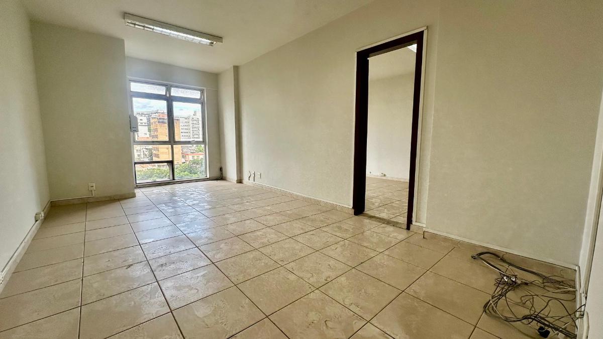 Sala, Centro, 0 Quarto, 0 Vaga