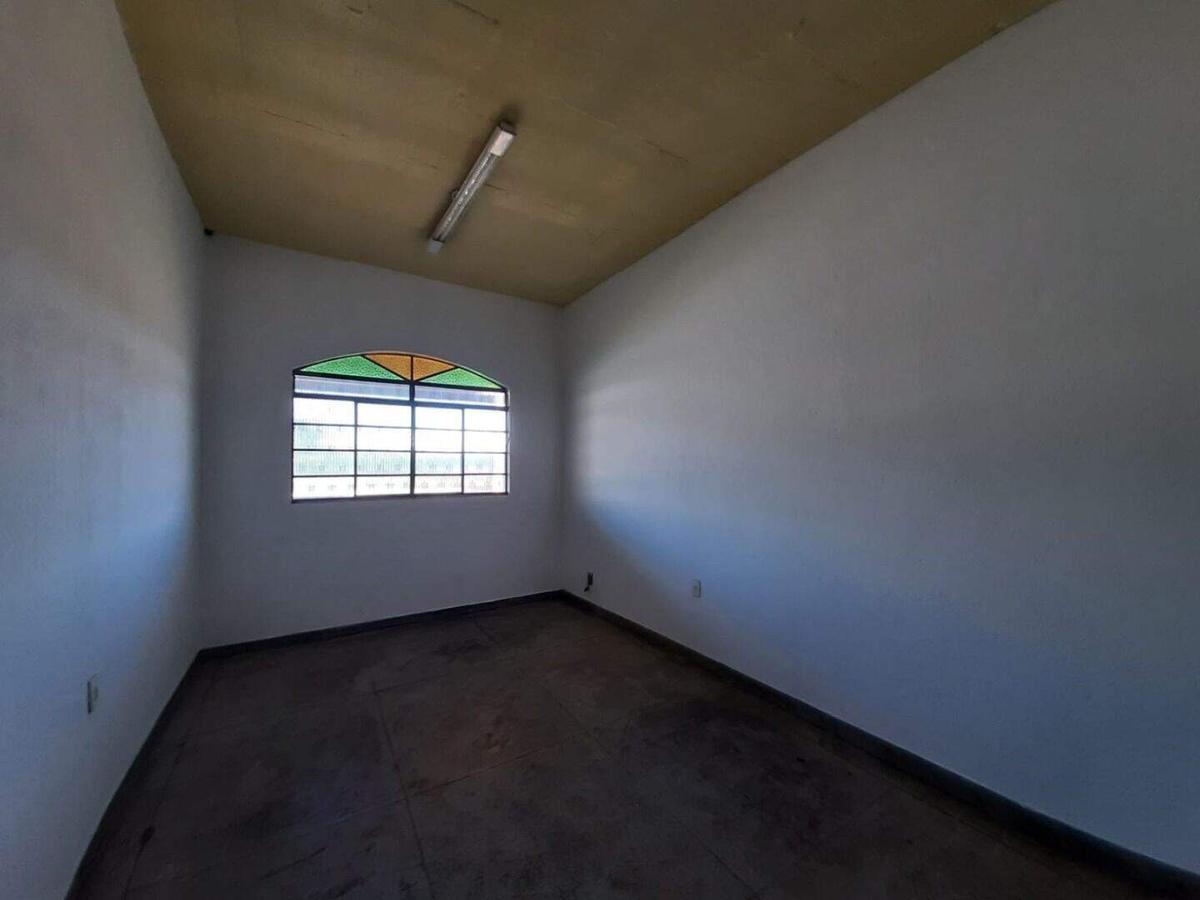 Sala, Nossa Senhora das Graças, 0 Quarto, 4 Vagas