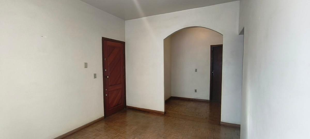 Apartamento, Sagrada Família, 2 Quartos, 1 Vaga, 1 Suíte