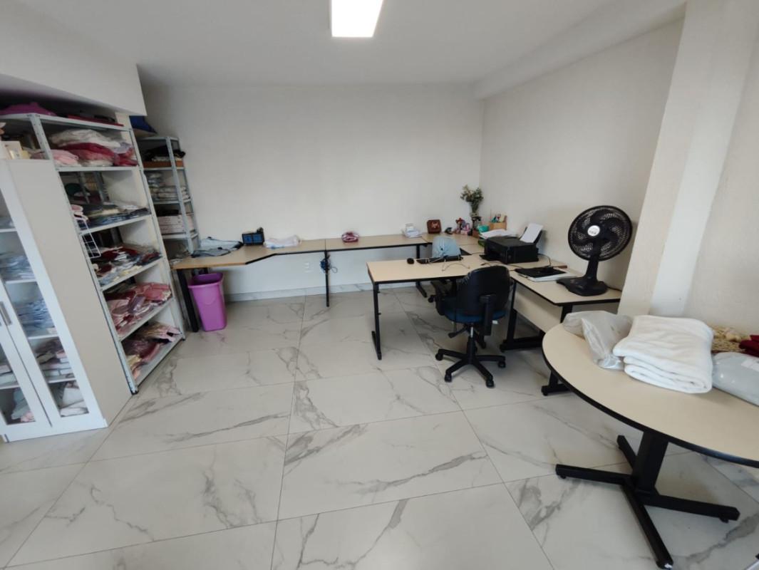 Casa, Parque Xangri-lá, 3 Quartos, 4 Vagas, 1 Suíte