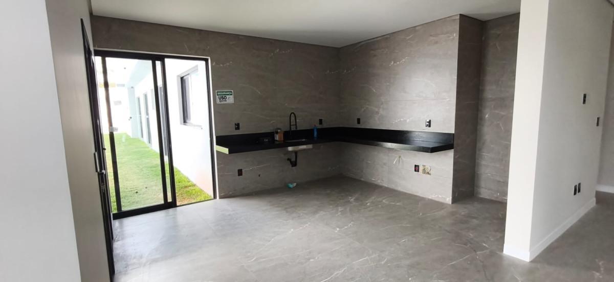 Casa, Trevo, 4 Quartos, 4 Vagas, 3 Suítes