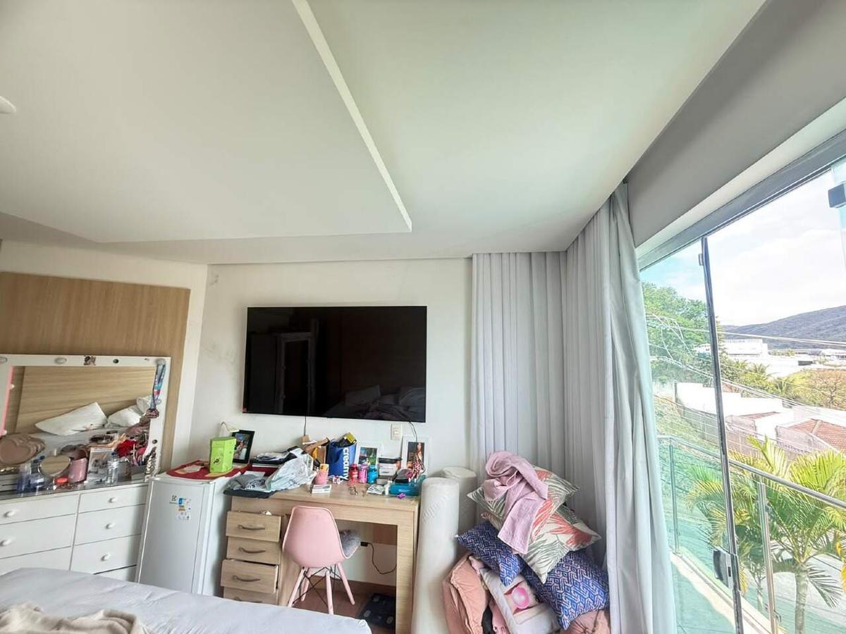 Casa, Estoril, 3 Quartos, 2 Vagas, 1 Suíte