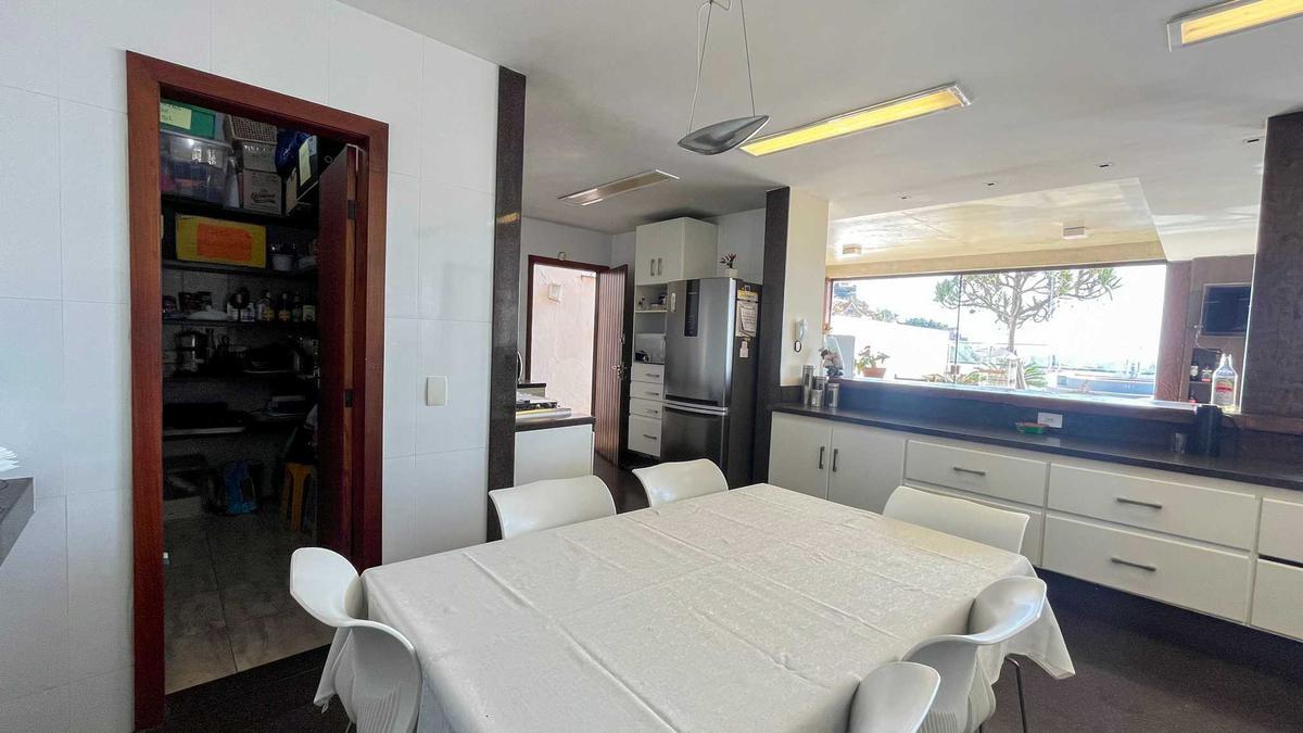 Casa, Mangabeiras, 4 Quartos, 4 Vagas, 2 Suítes