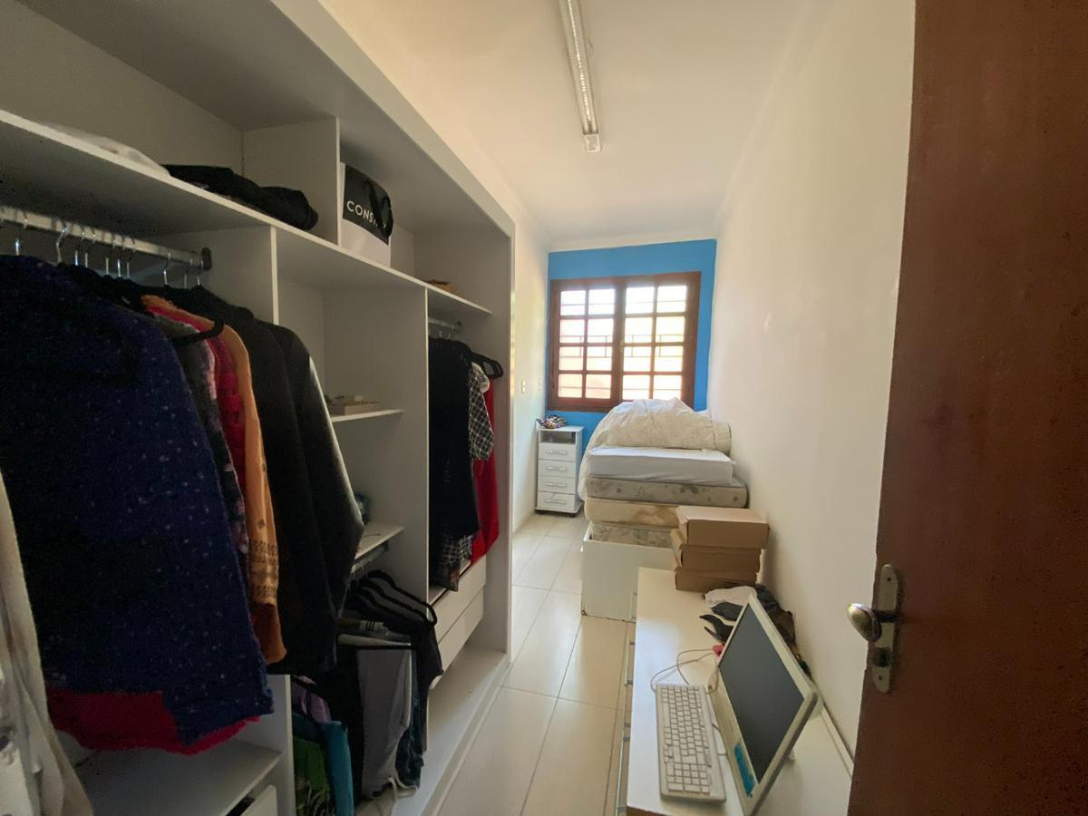 Casa, Braúnas, 3 Quartos, 7 Vagas, 3 Suítes