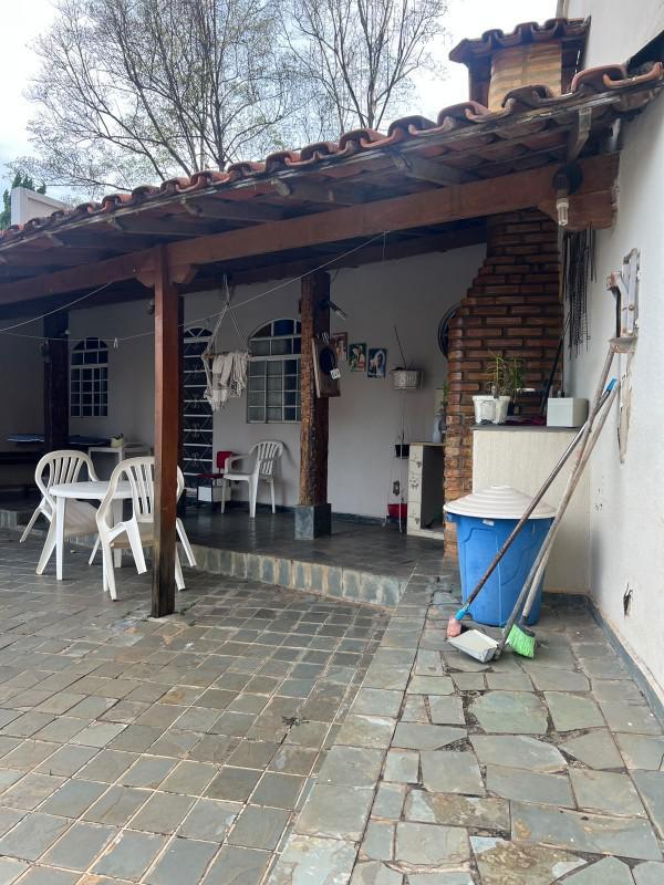 Casa, Luxemburgo, 4 Quartos, 3 Vagas, 2 Suítes