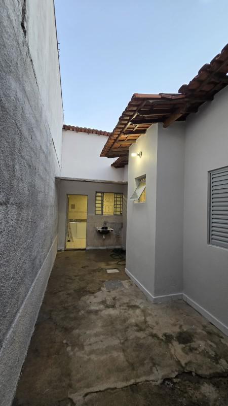 Casa, Castelo, 4 Quartos, 2 Vagas, 1 Suíte