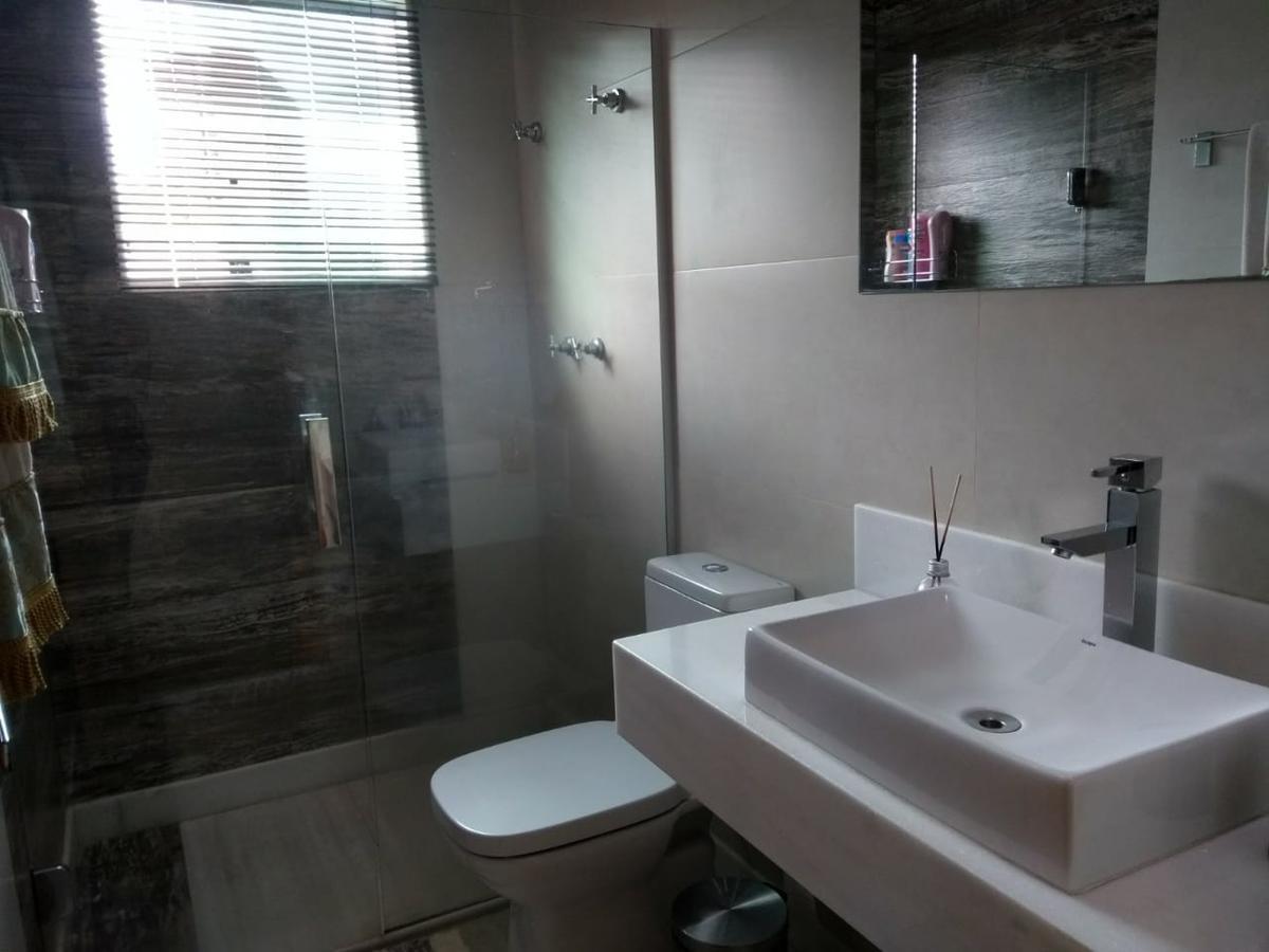 Casa, Cabral, 3 Quartos, 2 Vagas, 1 Suíte