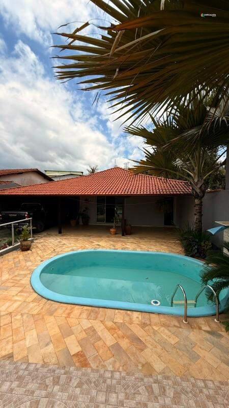 Casa, Kennedy, 3 Quartos, 5 Vagas, 1 Suíte