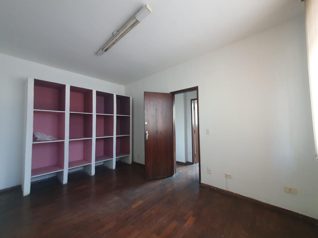 Casa, Barro Preto, 4 Quartos, 0 Vaga