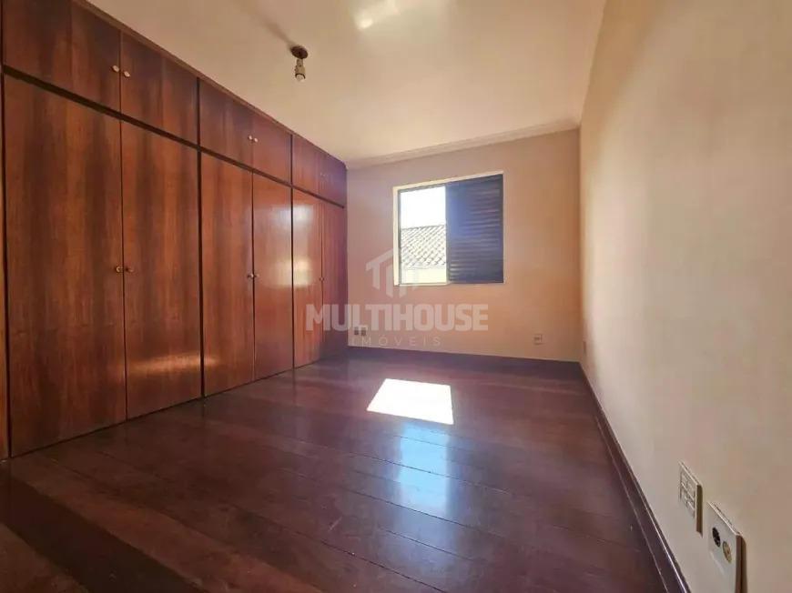 Casa, Itapoã, 5 Quartos, 4 Vagas, 1 Suíte