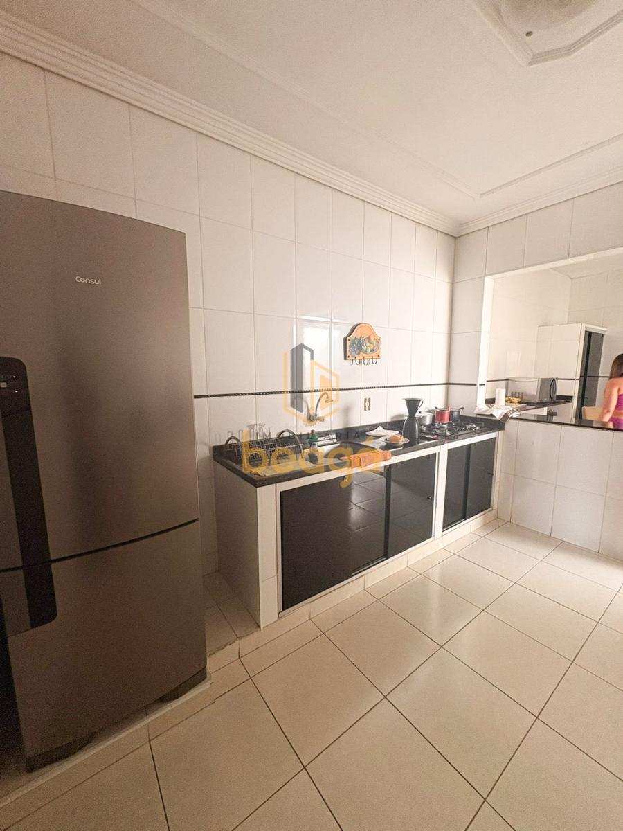 Casa, Camargos, 3 Quartos, 4 Vagas, 2 Suítes