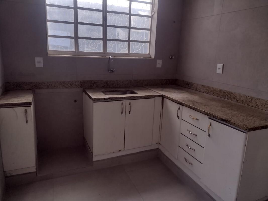 Casa Comercial, Prado, 0 Quarto, 1 Vaga