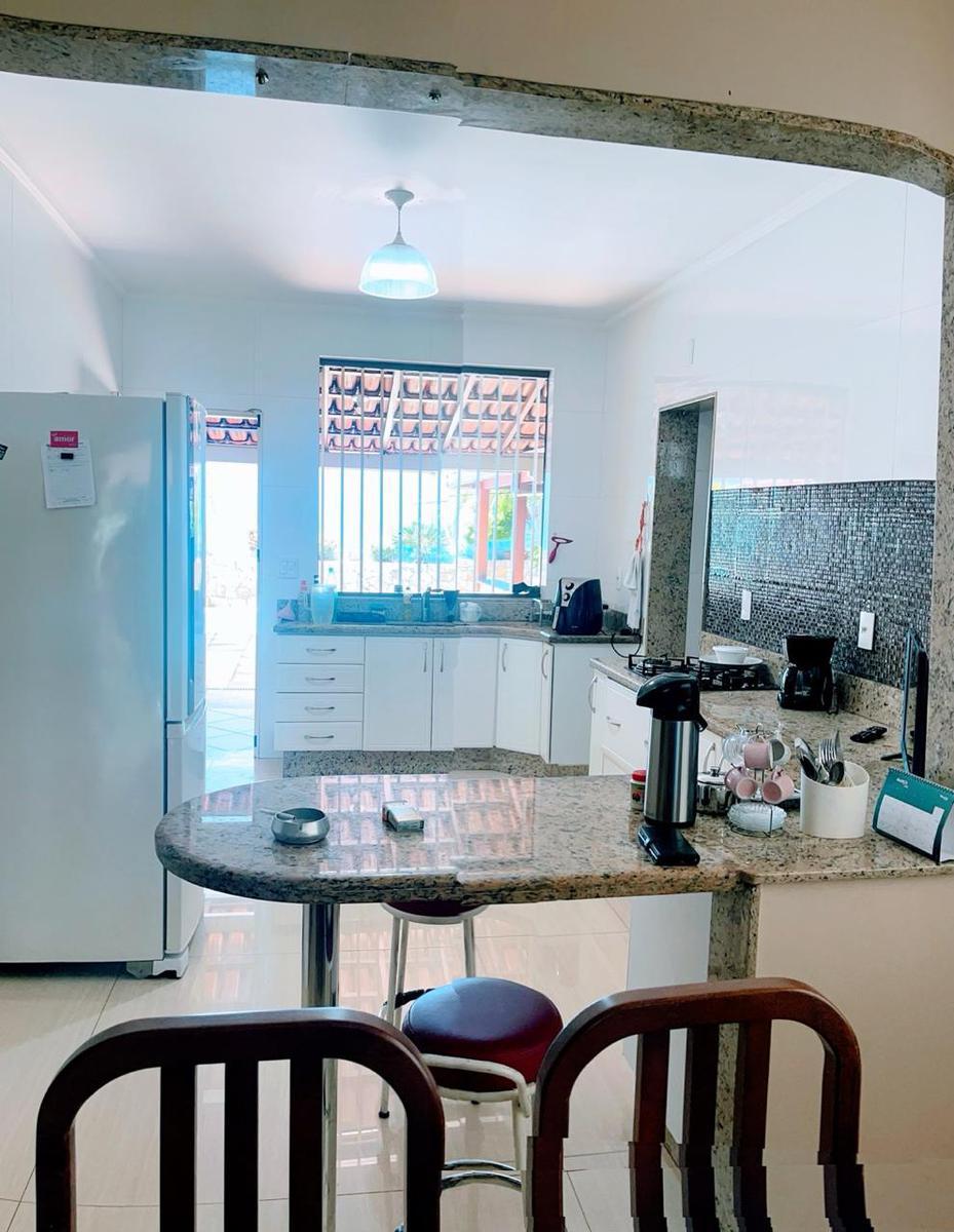 Casa, Castelo, 4 Quartos, 5 Vagas, 1 Suíte