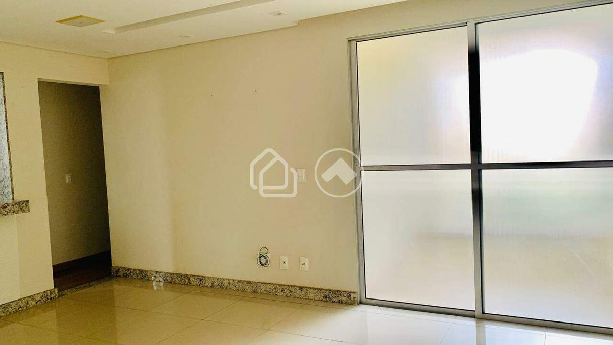 Apartamento, Estoril, 4 Quartos, 2 Vagas, 1 Suíte