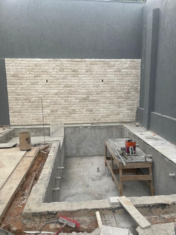 Casa, Trevo, 4 Quartos, 2 Vagas, 3 Suítes