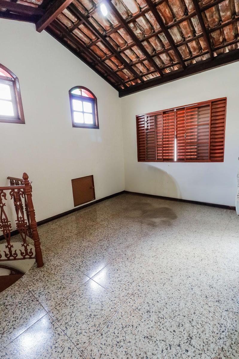 Casa, Sagrada Família, 4 Quartos, 5 Vagas, 1 Suíte