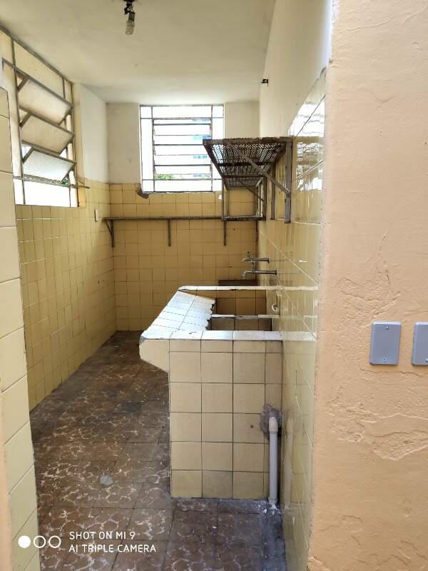 Casa Comercial, Funcionários, 0 Quarto, 0 Vaga