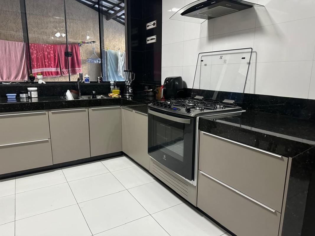 Casa, Masterville, 3 Quartos, 2 Vagas, 1 Suíte