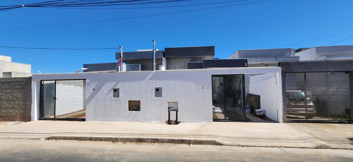 Casa, Jardim Imperial, 3 Quartos, 2 Vagas, 1 Suíte