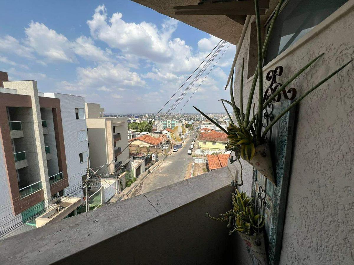 Apartamento, Santa Helena, 4 Quartos, 2 Vagas, 1 Suíte