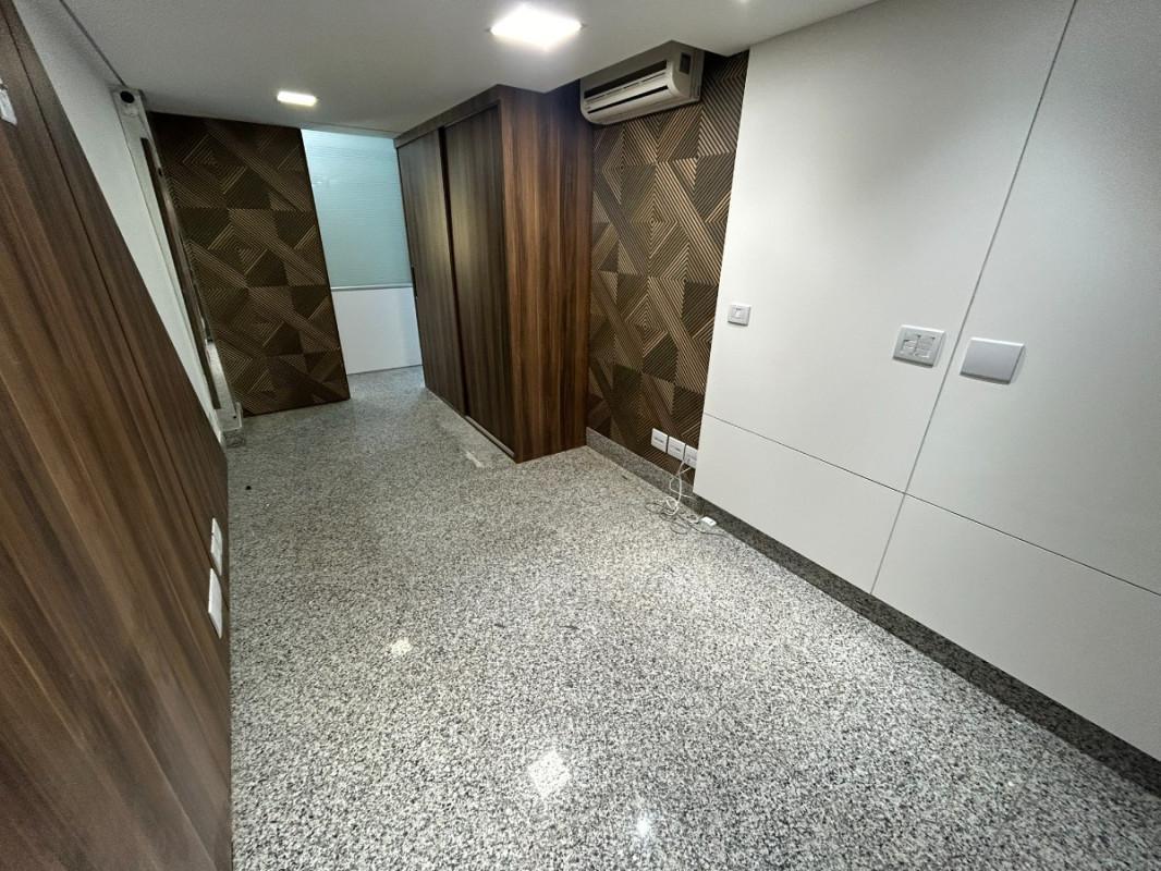 Sala, Savassi, 0 Quarto, 2 Vagas