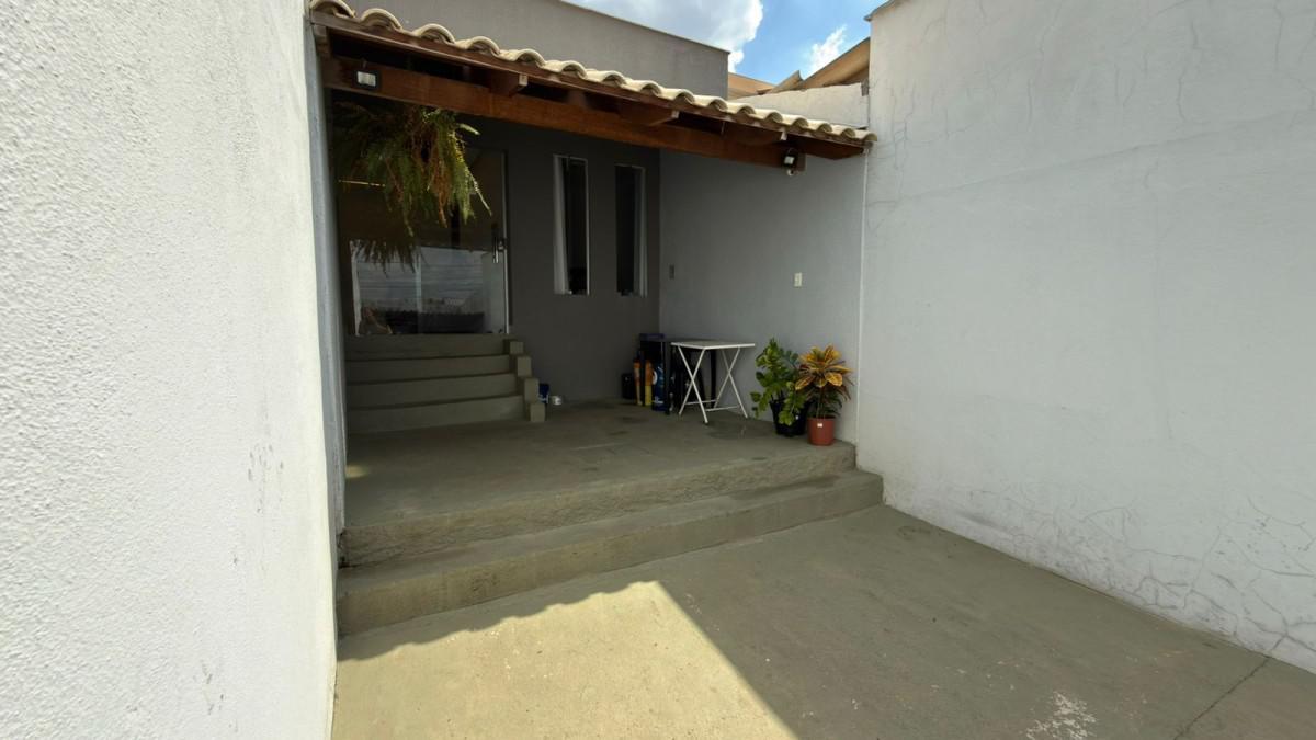 Casa, Masterville, 2 Quartos, 3 Vagas