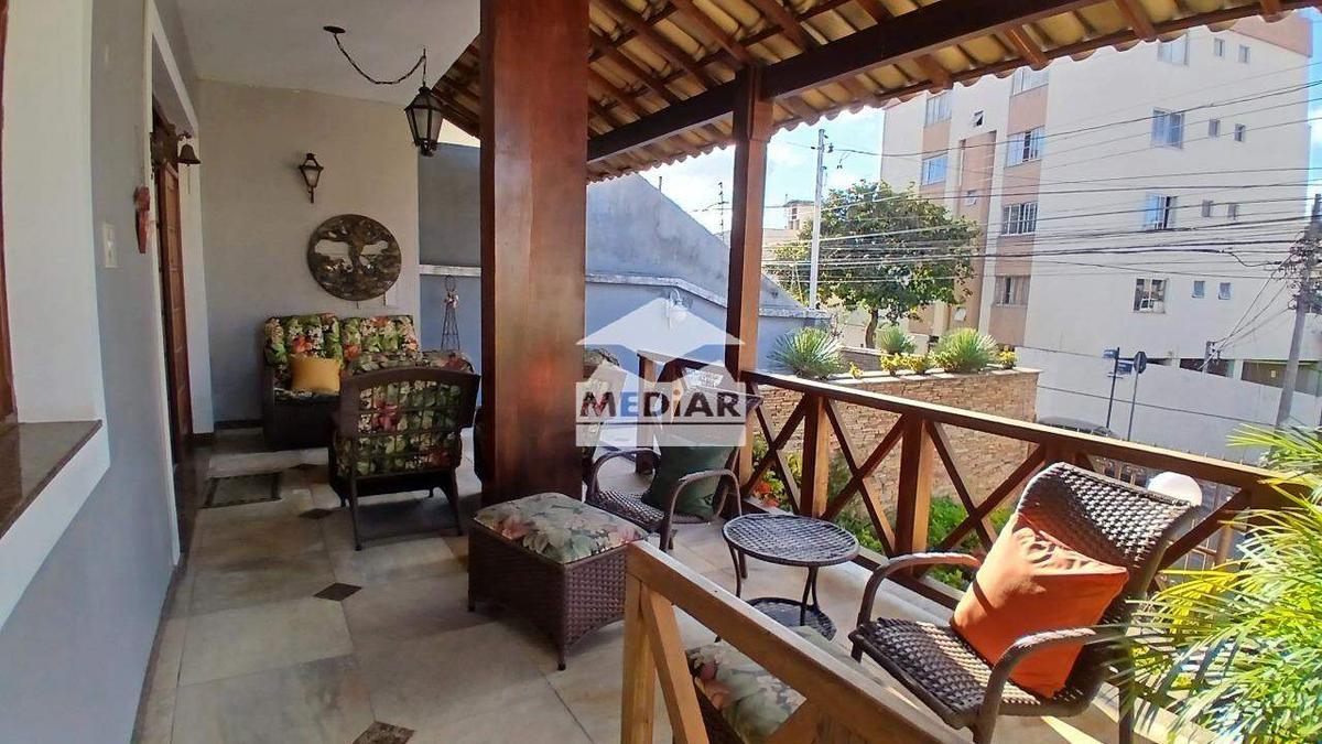 Casa, Sagrada Família, 4 Quartos, 1 Vaga