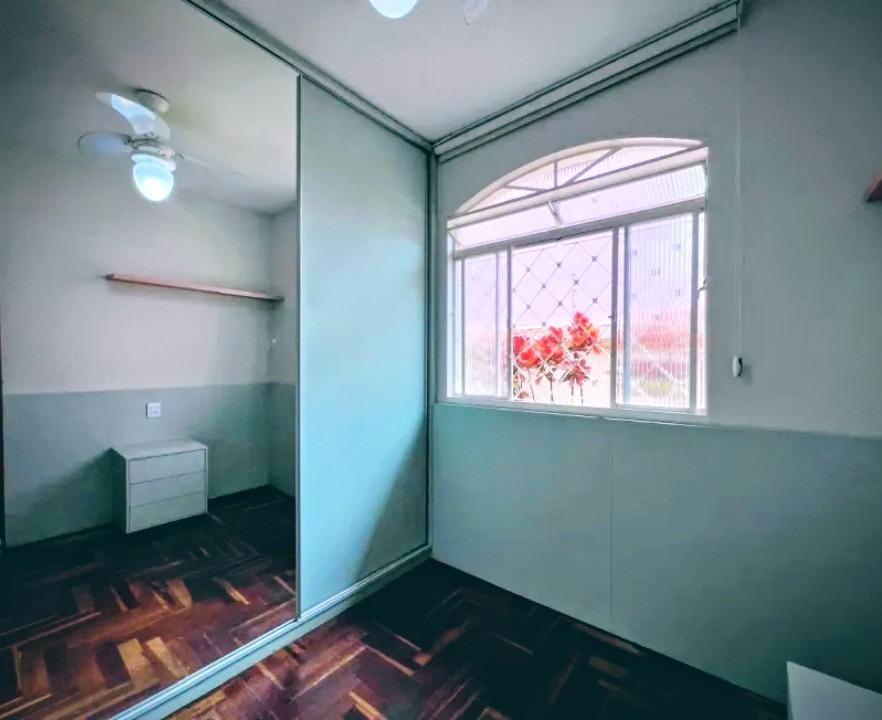 Casa, Castelo, 3 Quartos, 2 Vagas, 1 Suíte