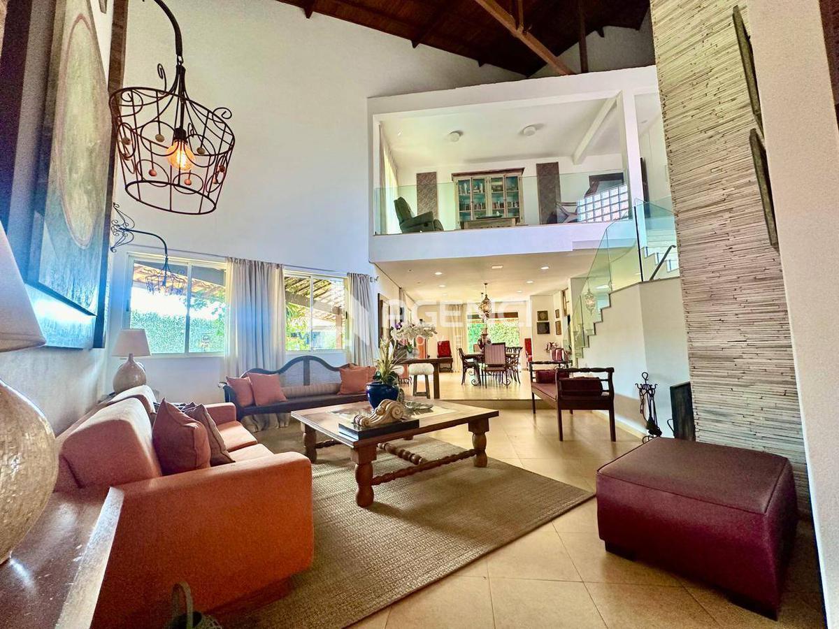 Casa, Jardim Canadá, 5 Quartos, 0 Vaga, 1 Suíte