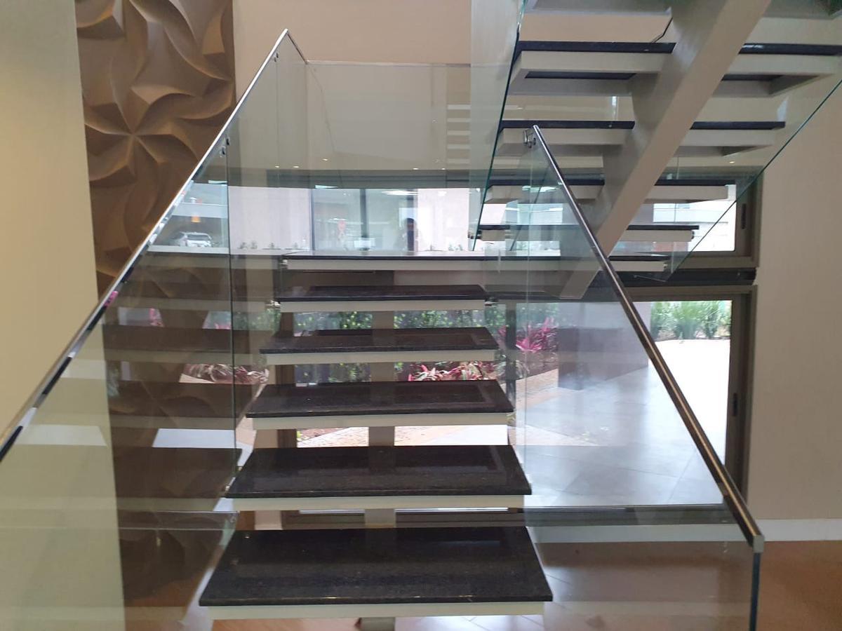 Casa, Alphaville - Lagoa dos Ingleses, 5 Quartos, 4 Vagas, 1 Suíte