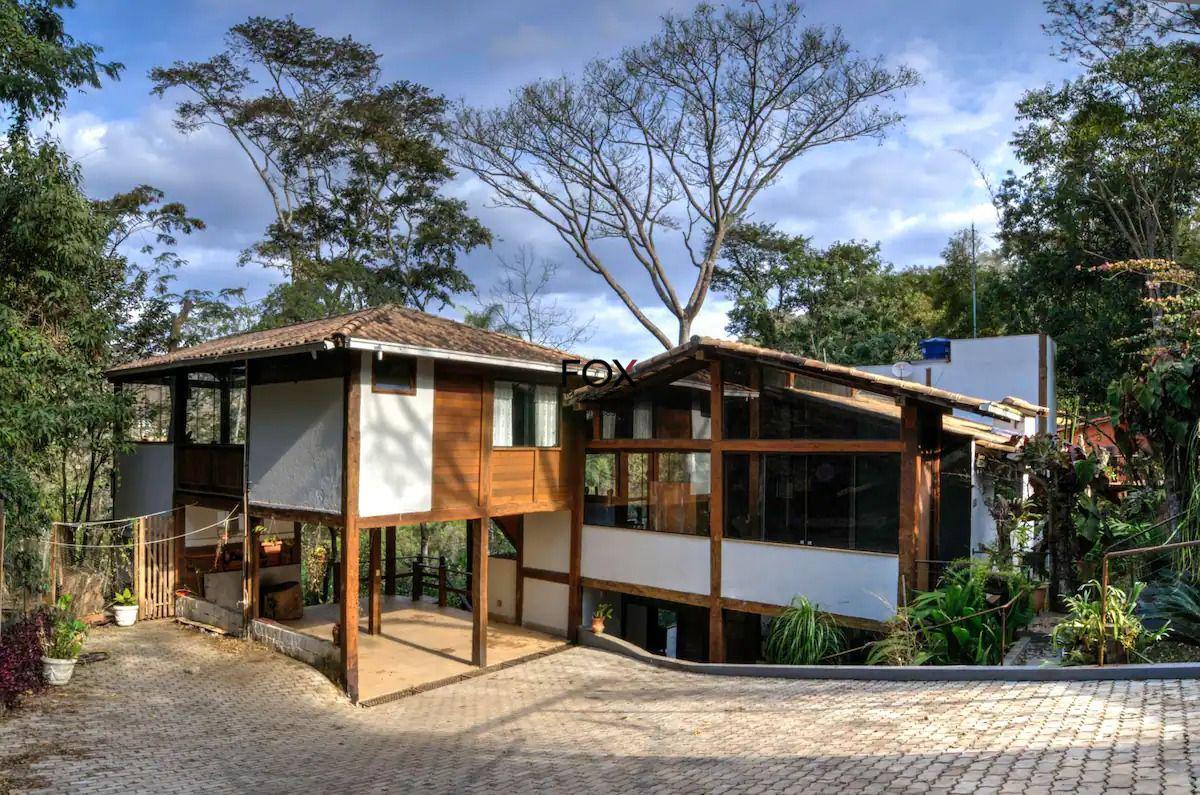 Casa, São Sebastião das Águas Claras, 4 Quartos, 8 Vagas, 2 Suítes