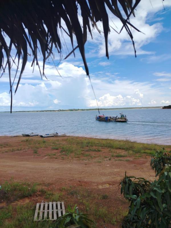 Lote, Centro, 1 Quarto, 0 Vaga