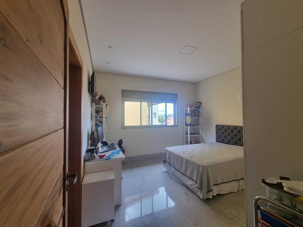 Casa, Jardim Riacho das Pedras, 5 Quartos, 10 Vagas, 2 Suítes