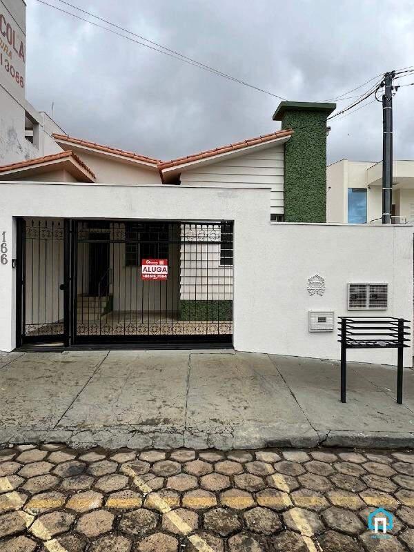 Casa, Centro, 2 Quartos, 1 Vaga, 1 Suíte
