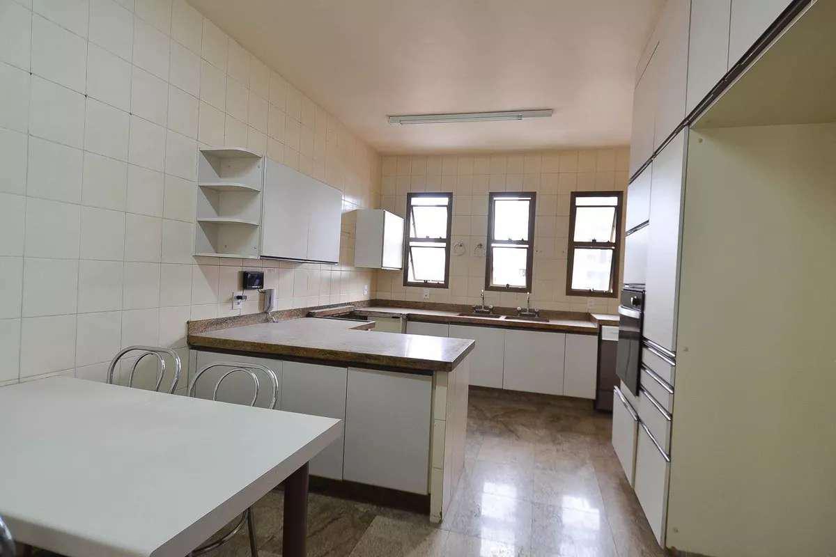 Apartamento, Funcionários, 4 Quartos, 3 Vagas, 2 Suítes