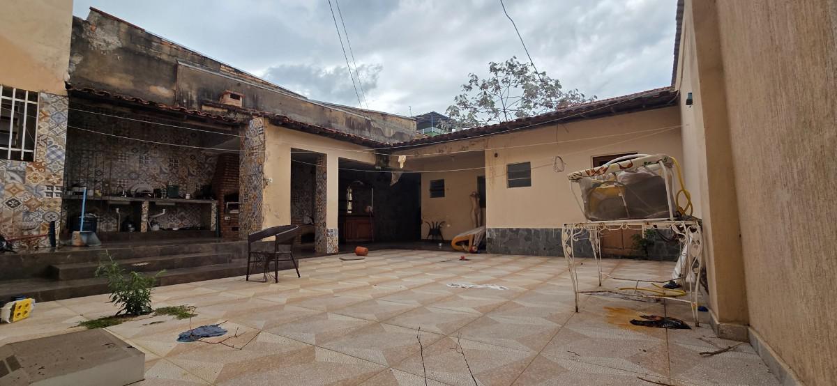 Casa, Floresta, 4 Quartos, 2 Vagas, 1 Suíte