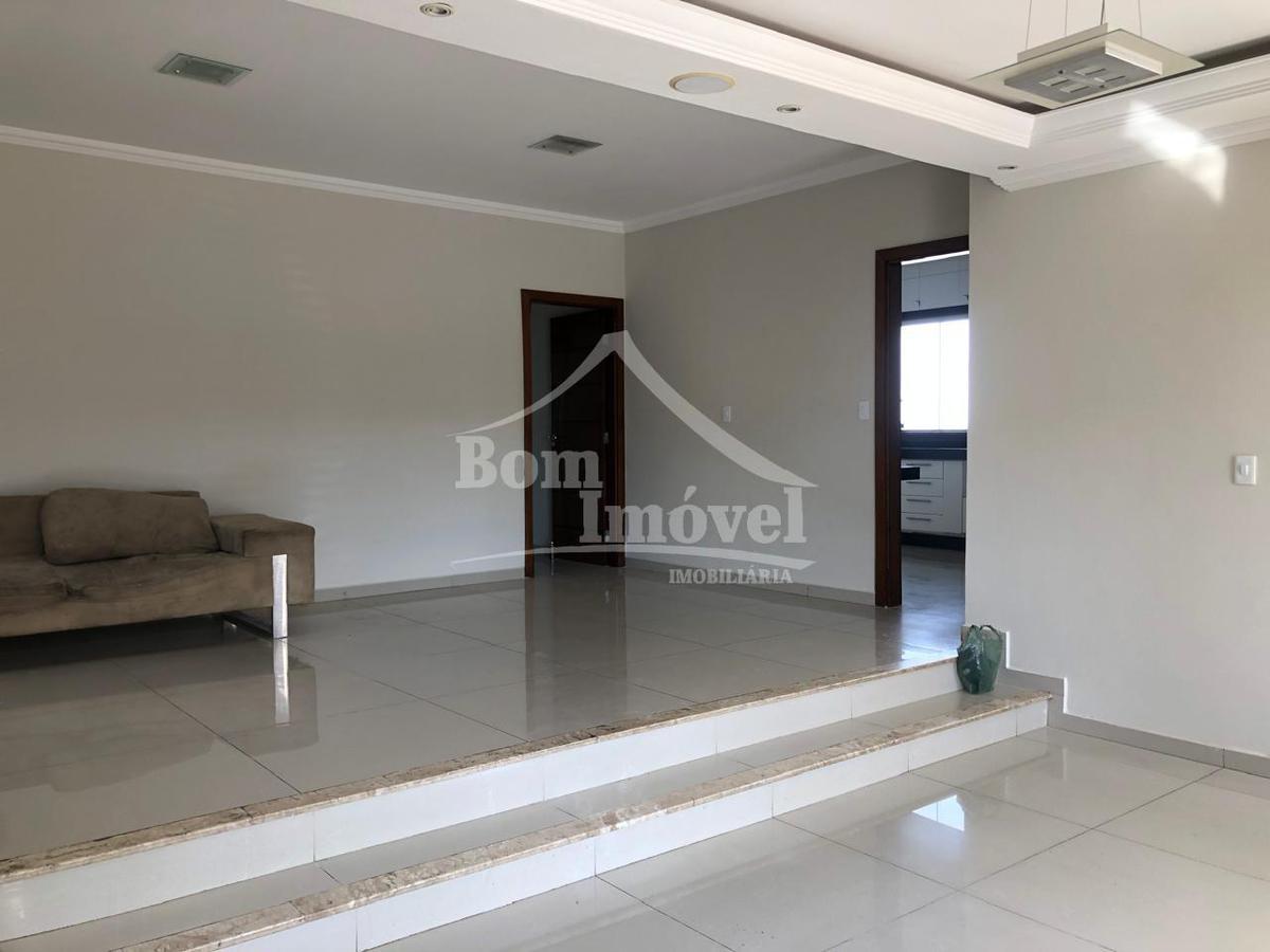Casa, Centro, 2 Quartos, 2 Vagas, 1 Suíte