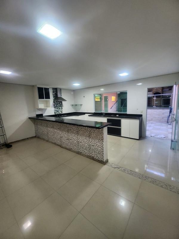 Casa, Vale das Amendoeiras, 3 Quartos, 4 Vagas, 1 Suíte