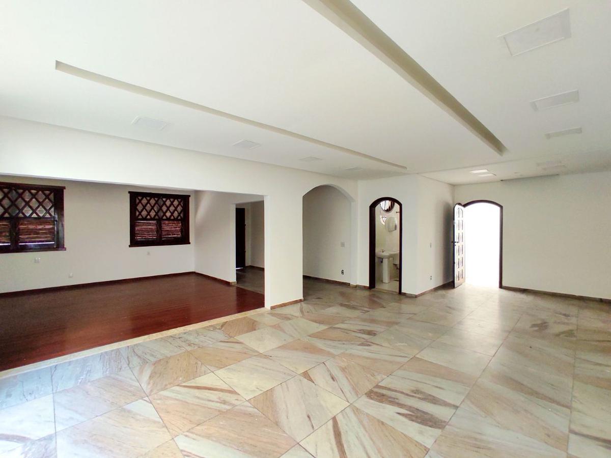 Casa Comercial, São José, 6 Quartos, 4 Vagas, 2 Suítes