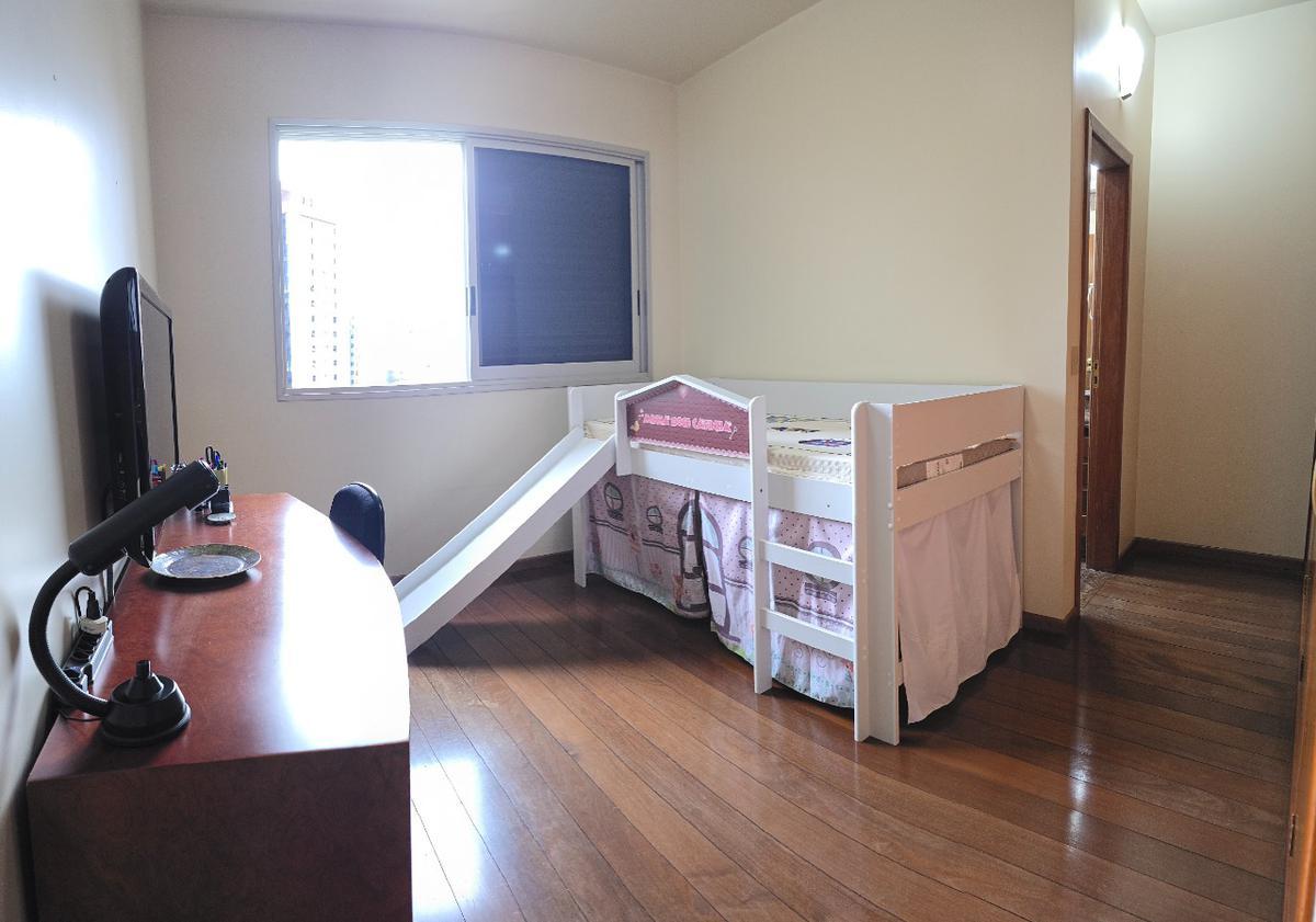 Apartamento, Funcionários, 4 Quartos, 4 Vagas, 2 Suítes