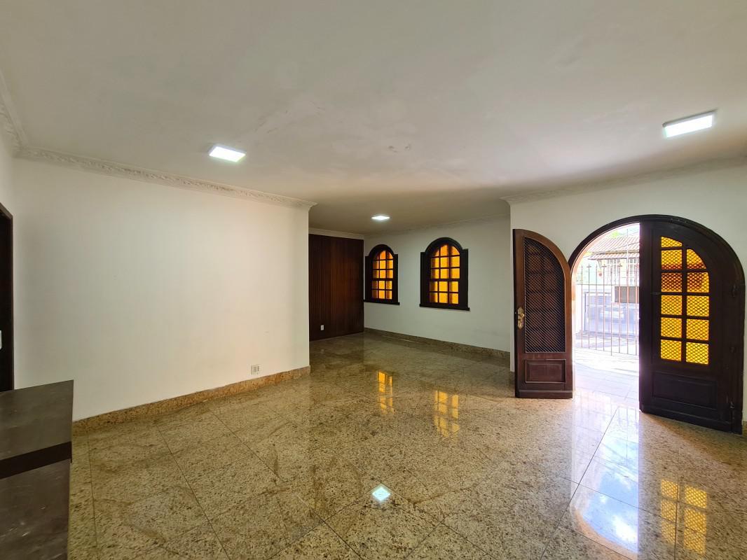 Casa, Gutierrez, 5 Quartos, 4 Vagas, 2 Suítes