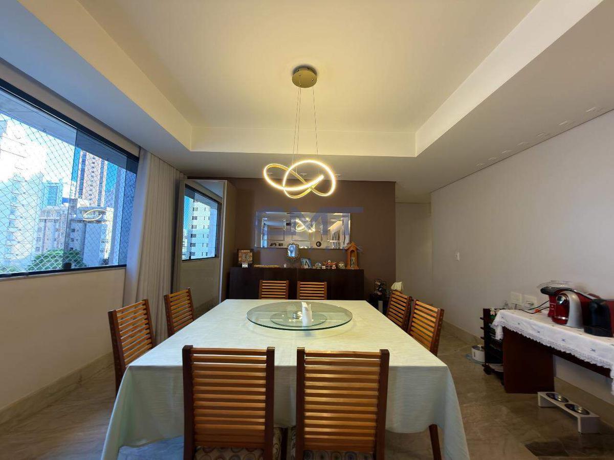 Apartamento, Funcionários, 4 Quartos, 2 Vagas, 2 Suítes