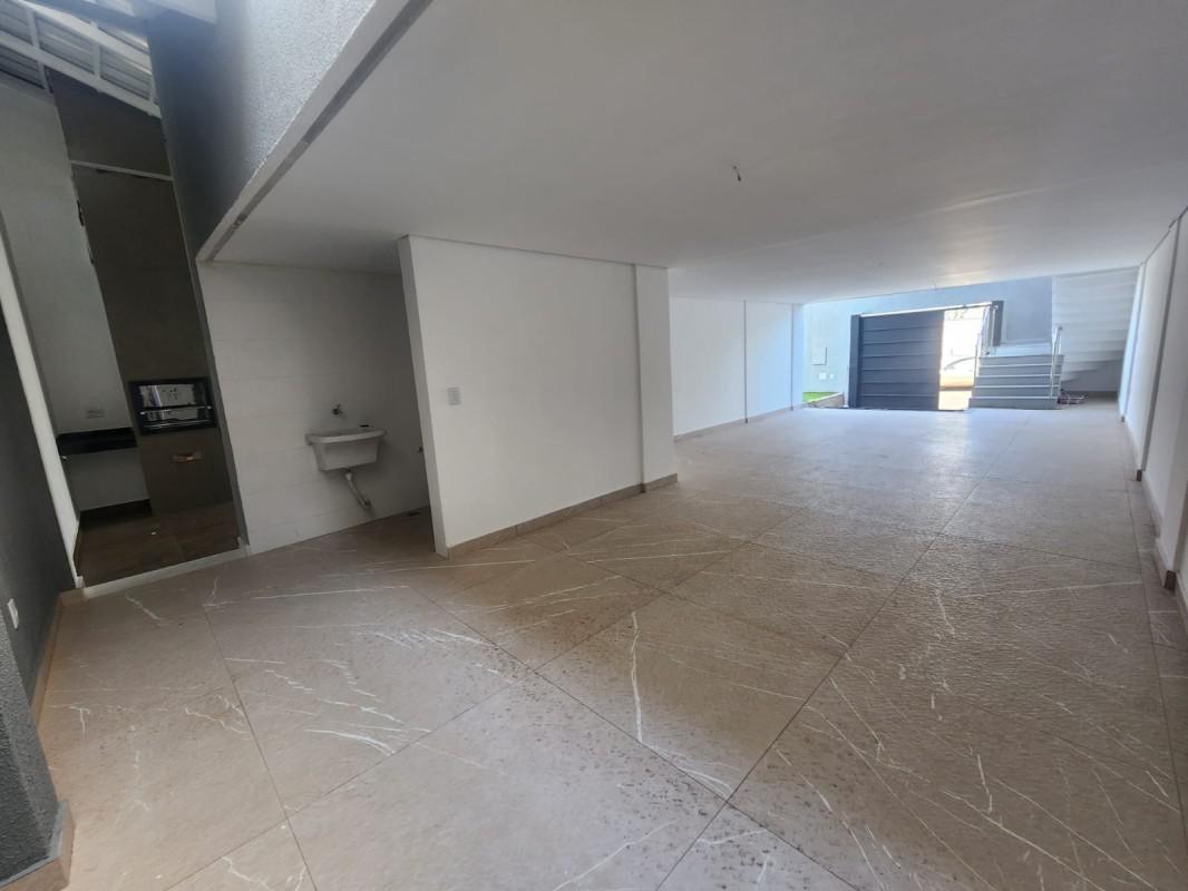 Casa, Cabral, 3 Quartos, 4 Vagas, 1 Suíte