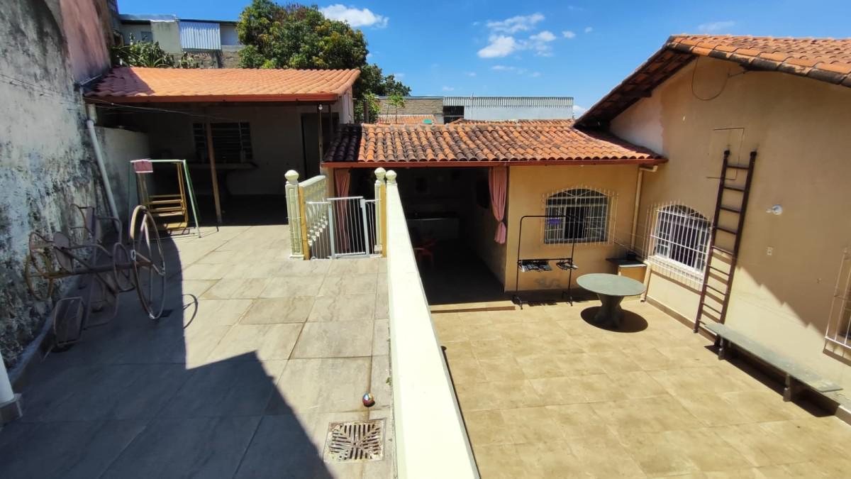 Casa, Jardim Pérola, 3 Quartos, 4 Vagas, 1 Suíte