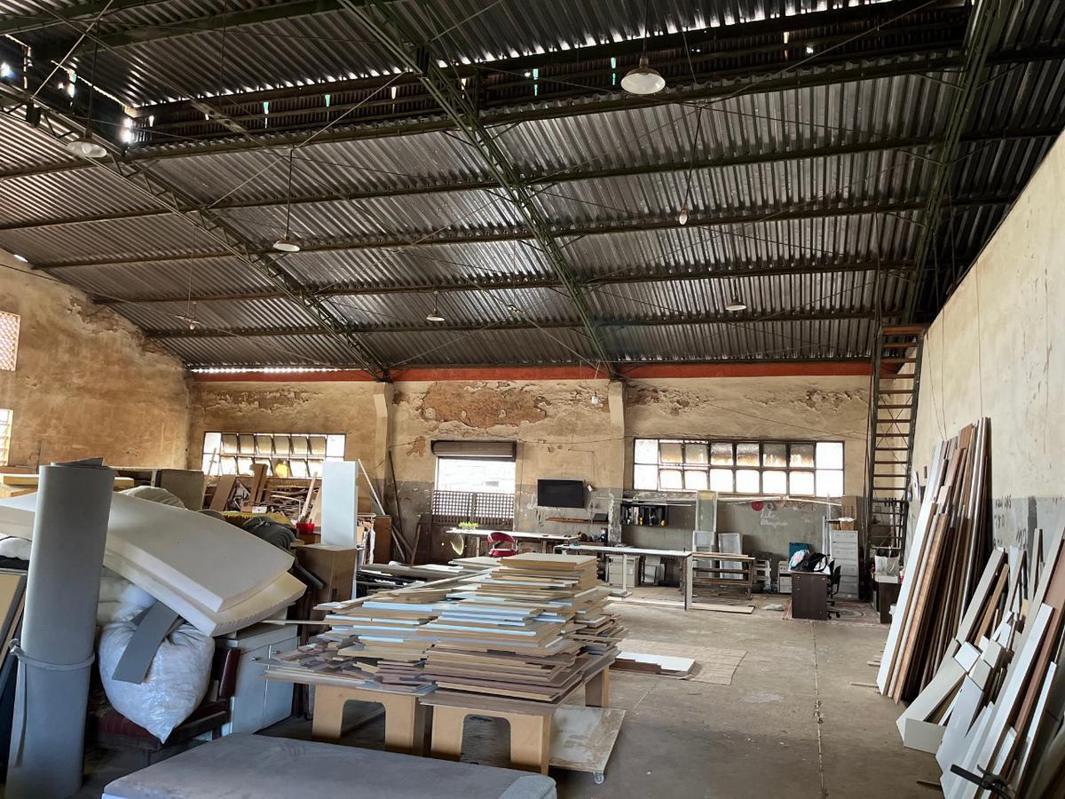 Galpão, São Francisco, 1 Quarto, 6 Vagas