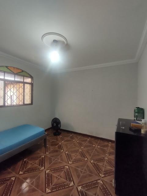 Casa, Jardim Vitória, 3 Quartos, 2 Vagas, 1 Suíte
