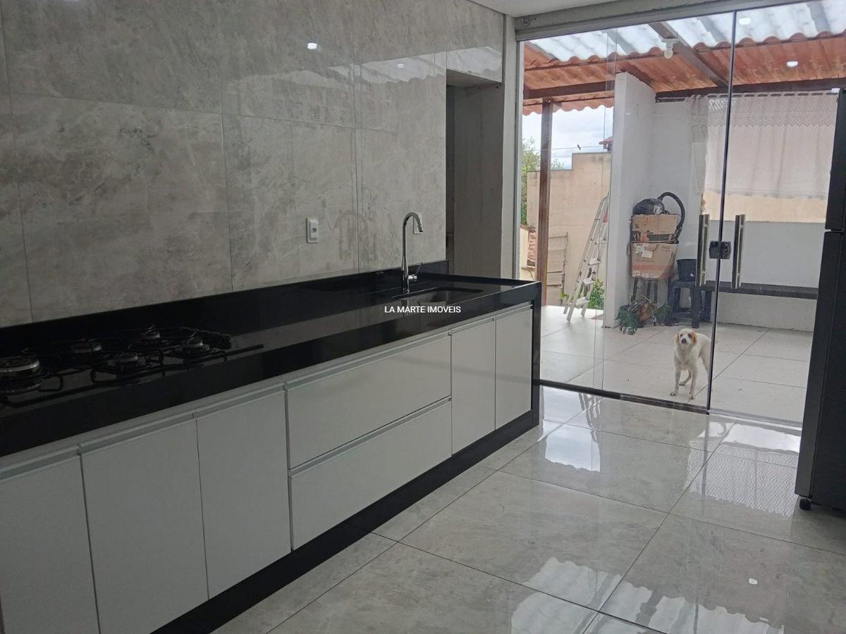 Casa, Santa Cruz Industrial, 4 Quartos, 3 Vagas, 1 Suíte