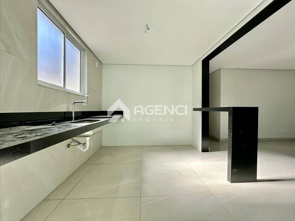 Apartamento, Serrano, 4 Quartos, 0 Vaga, 1 Suíte